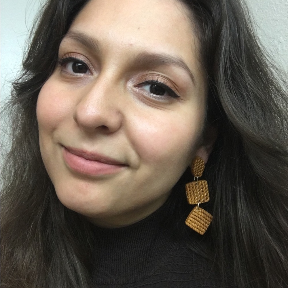 Meet your Posher, Perla